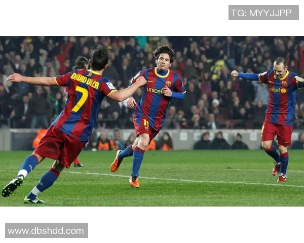 足球明星精彩瞬间技能集锦图赏展现球场魅力与技巧的完美结合